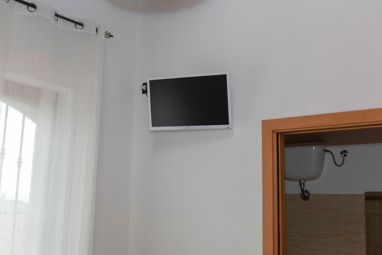 Fattoria Il Laghetto Bed & Breakfast ลาเมเซ แตร์เม ภายนอก รูปภาพ