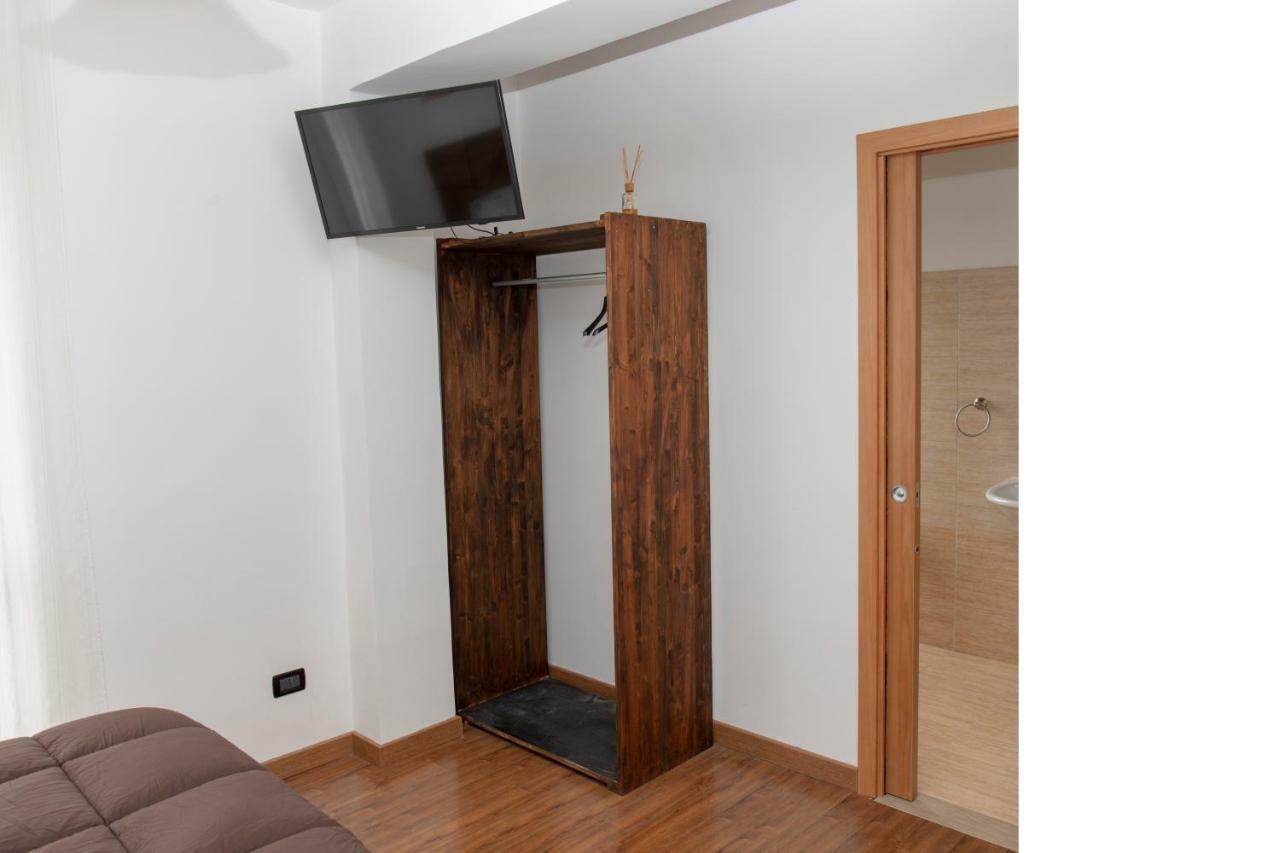 Fattoria Il Laghetto Bed & Breakfast ลาเมเซ แตร์เม ภายนอก รูปภาพ